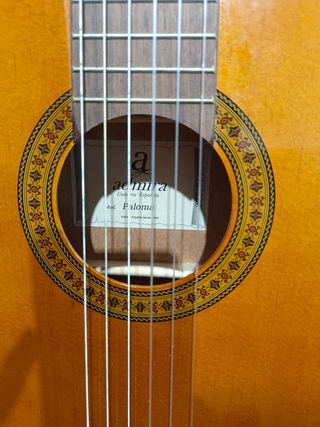 Guitarra clásica Admira Paloma