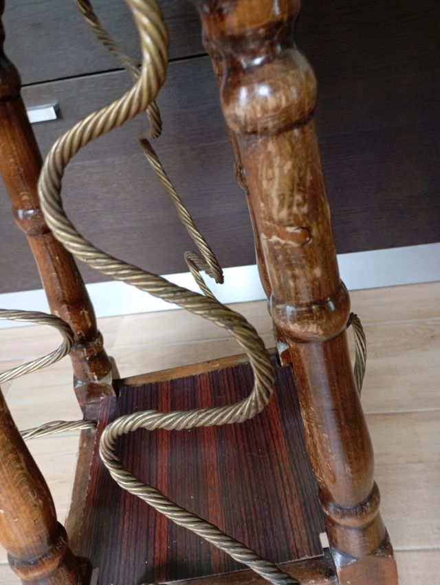 Portavaso in legno e ottone