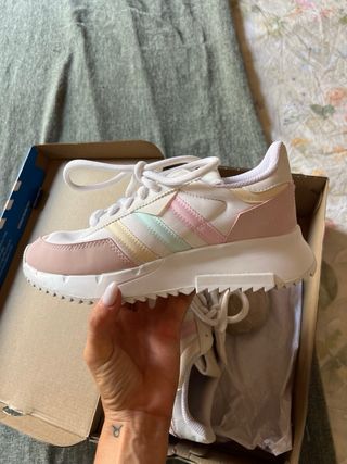 Adidas Retropy Sneakers - Rosa y Blanco