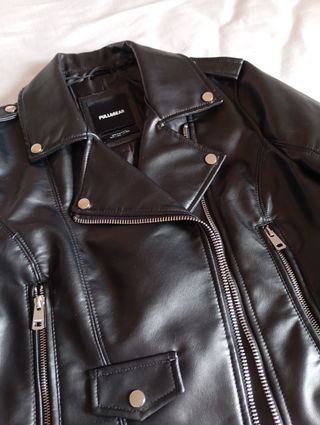 Chaqueta cuero negra Pull&Bear L
