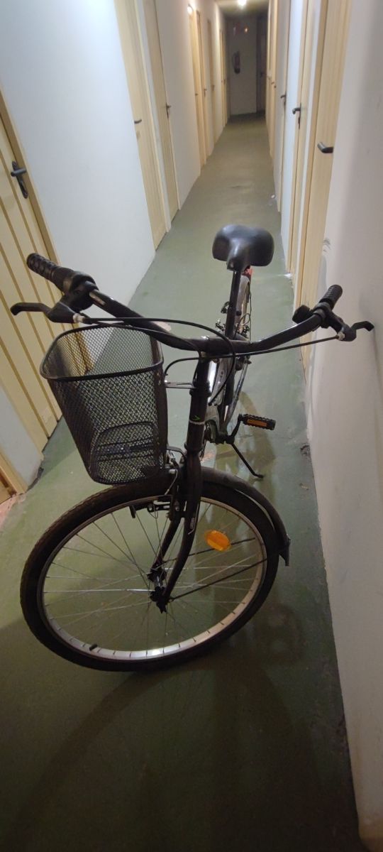 Bicicleta paseo cesta negra