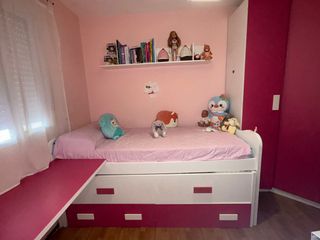 Armario rinconero juvenil rosa y cama