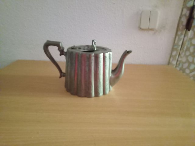 Jogo de Chá em Estanho - 4 peças + 1 bandeja