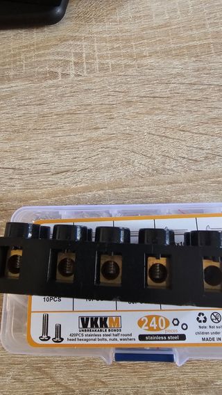 Kit Tornillos VKKM - 240uds + Conector