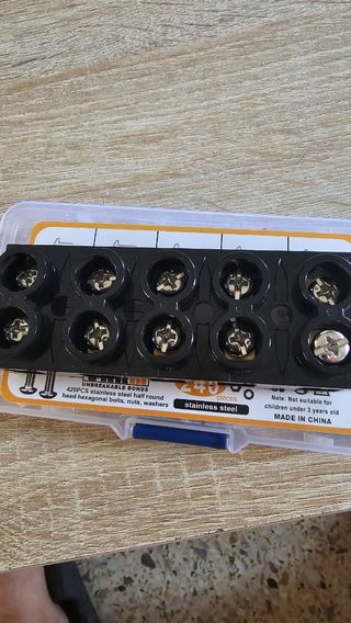 Kit Tornillos VKKM - 240uds + Conector