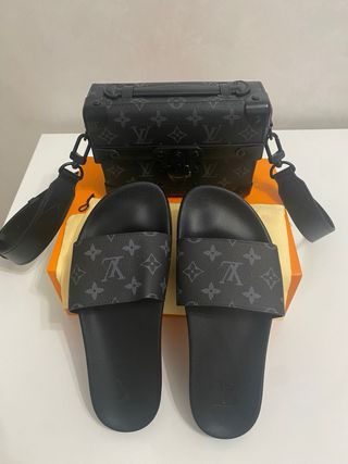 Louis Vuitton Chanclas & Mini Trunk