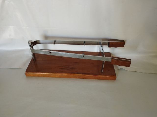 Jamonero lateral de madera y metal