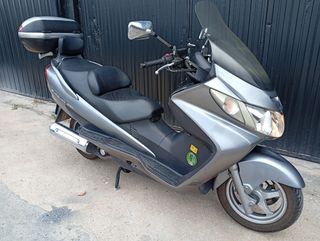 Suzuki Burgman 250cc - Scooter