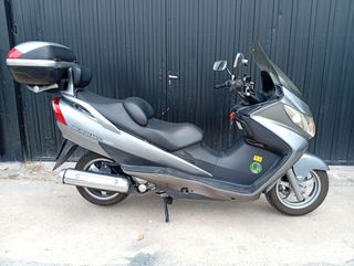 Suzuki Burgman 250cc - Scooter
