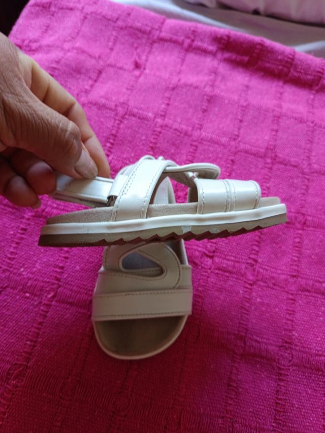Sandalias Zara niña beige talla22