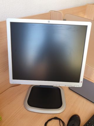 4 monitores ordenador 
30€ cada uno