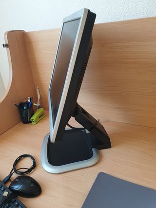 4 monitores ordenador 
30€ cada uno