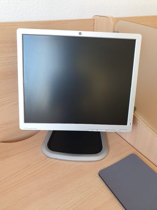 4 monitores ordenador 
30€ cada uno