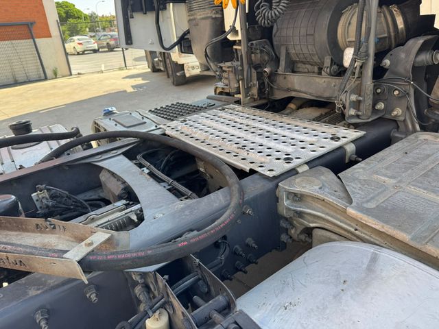 Renault T480 - EQUIPO BASCULANTE