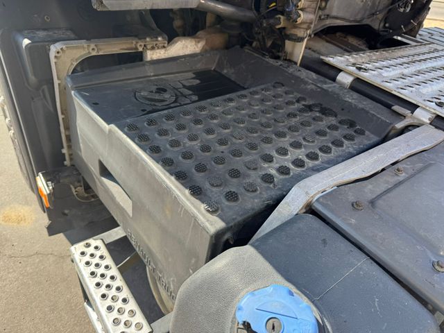 Renault T480 - EQUIPO BASCULANTE