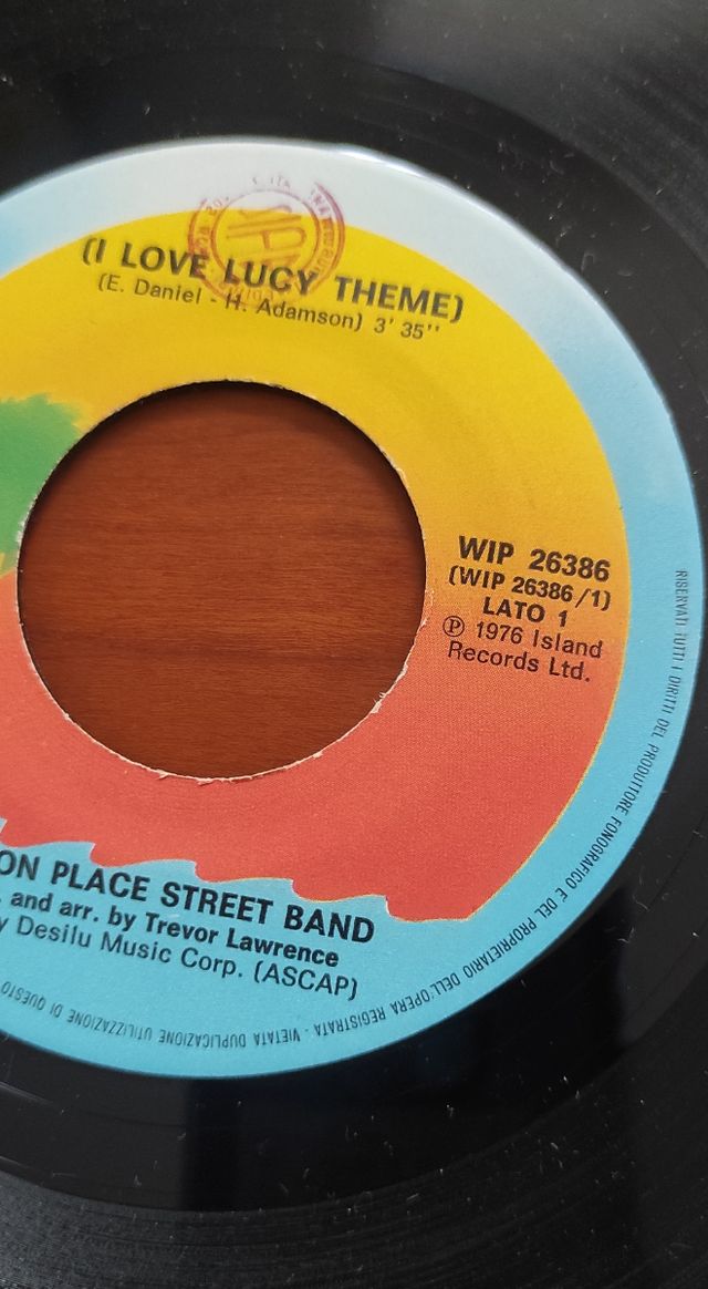 Disco Lucy - 45 giri Wilton Place Street Band