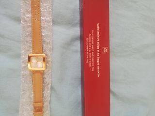 Reloj Yves Rocher dorado