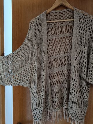 Preciosa Chaqueta ganchillo dorada