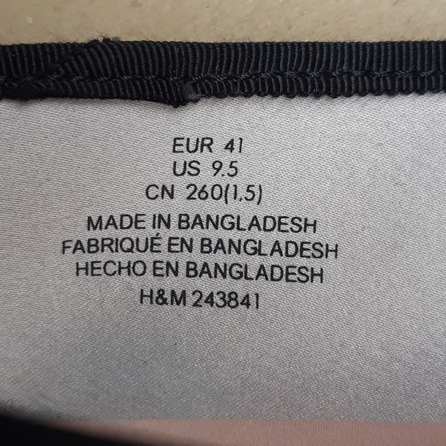 Ballerine H&M nere n.41 più due omaggi.