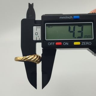 00283 ANILLO BOMBÉ ESTRIADO DE ORO DE 18K 