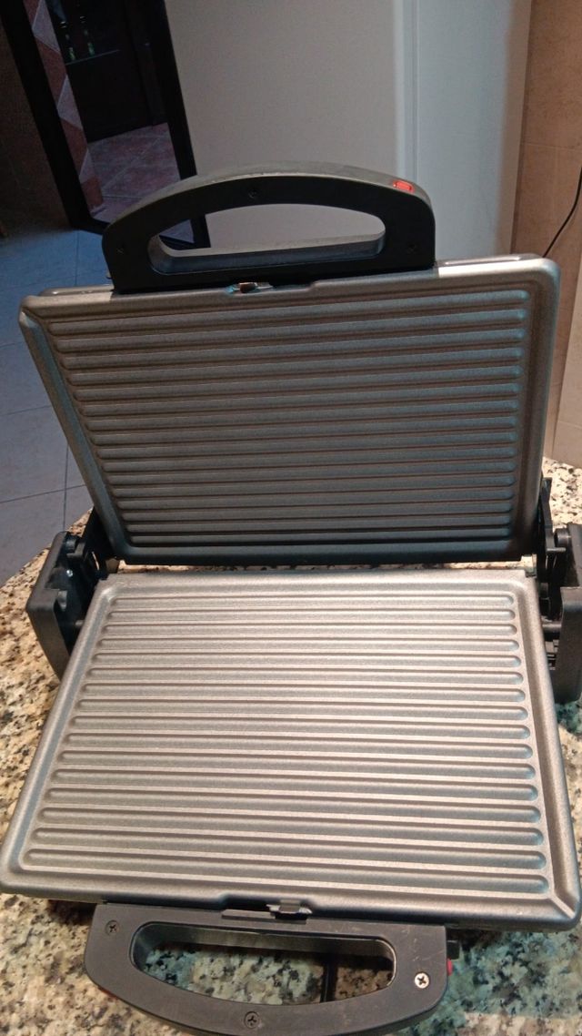 Plancha eléctrica Bastilipo Volcano 1700W