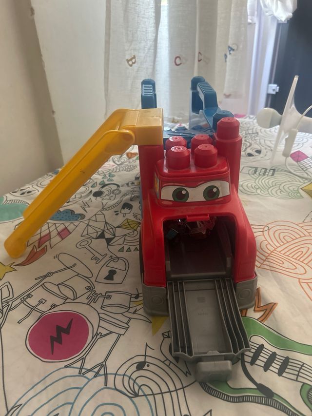 Camión Cars rojo - Juguete