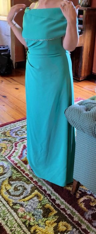 Vestido fiesta largo turquesa pedreria