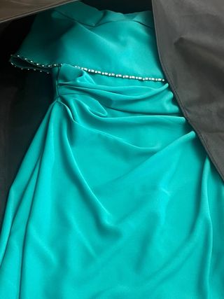 Vestido fiesta largo turquesa pedreria