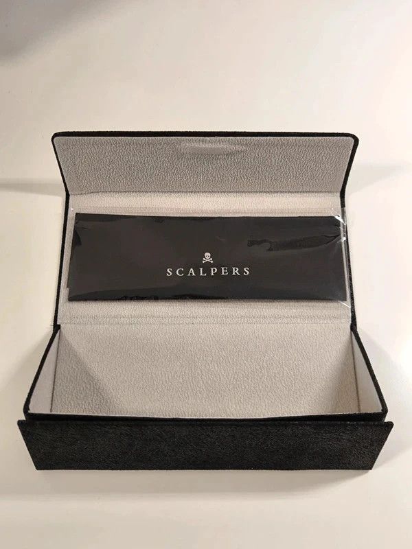 Funda gafas Scalpers negra - NUEVA