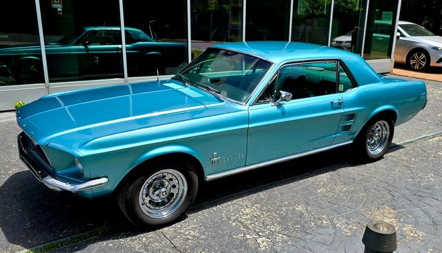 Ford Mustang Coupe  1967 V8 con Aire Acondicionado