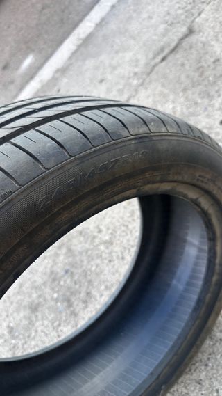 Neumático Nexen 245/45 R18