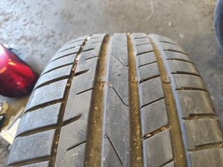 juego de 2 neumáticos 235/50R19, año 2022.
