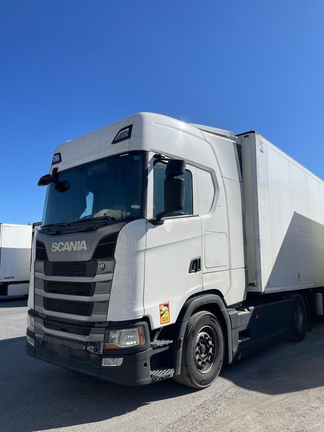 SCANIA S450: Cabeza Tractora