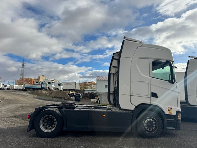 SCANIA S450: Cabeza Tractora