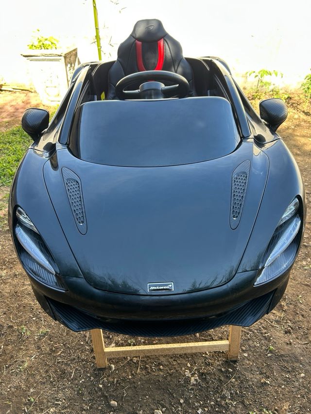 Auto elettrica bimbi McLaren 720S