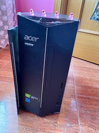 PC Acer torre negra