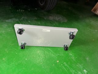 Soporte para PC sobremesa c/ruedas