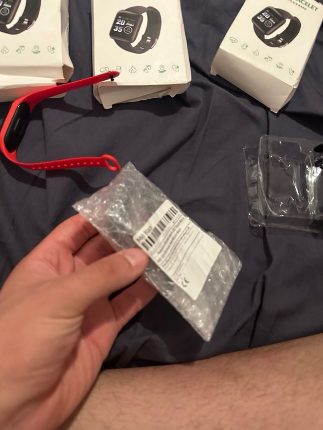 Smartwatch negro y rojo - Reloj inteligente