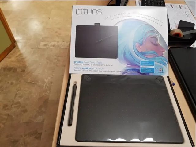 Wacom Intuos Art - Tablet Gráfica