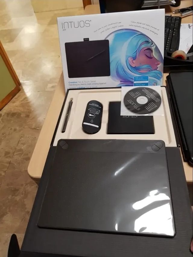 Wacom Intuos Art - Tablet Gráfica