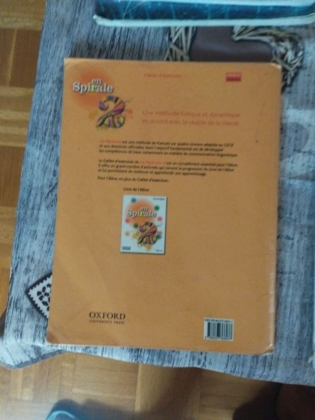 Libros en spirale 2. Oxford education