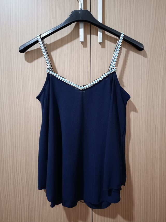 Lote de 4 blusas. Talla S.