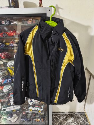 Chaqueta moto negra c/doradas