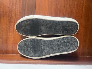 Zapatillas Levis negras - talla 43