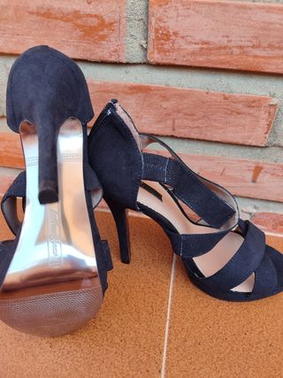Sandalias tacón negras elegantes 