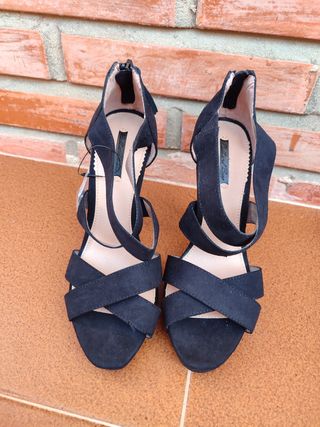 Sandalias tacón negras elegantes 