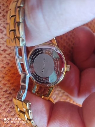 Reloj Viceroy 47896de mujer,dorado,análogico.