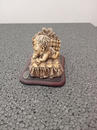 Statuetta bimbo vintage