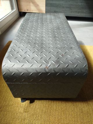 Mesa centro de metal estilo industrial
