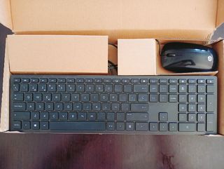 Teclado HP nuevo color- Negro